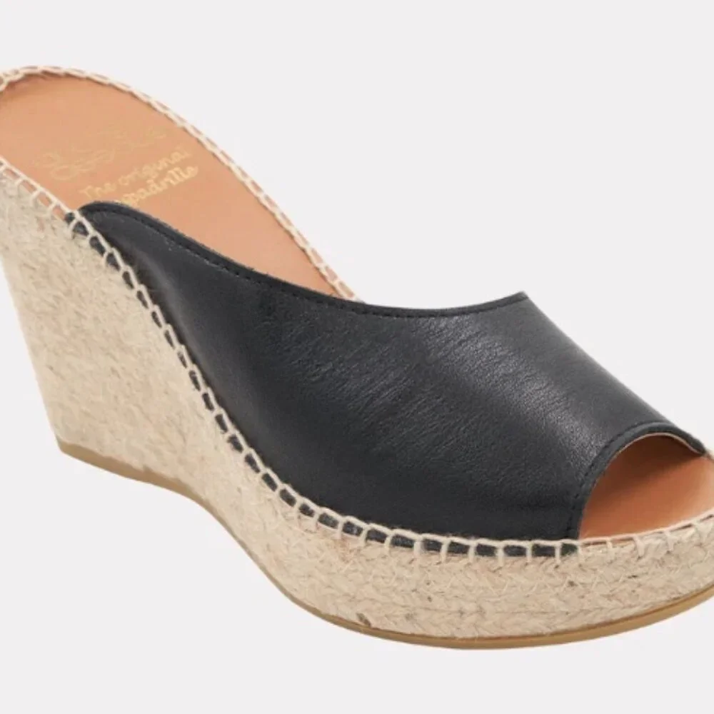Andre Assous Catarina Espadrille Wedges in Black - Size 6 - Like New